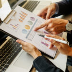 finance-economics-work-male-discussion-laptop 2023 start-up fundraising overview